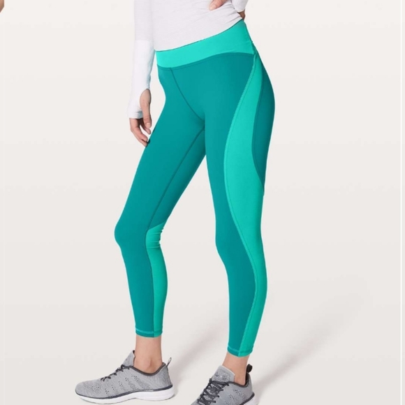 Like New Lululemon Train Times 7/8 Pant *Blocked 25" - Picture 4 of 14